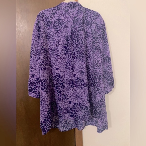 Catherine’s woman’s blouse - Picture 2 of 3